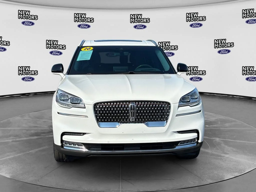 Used 2020 White Metallic Lincoln Reserve image 8