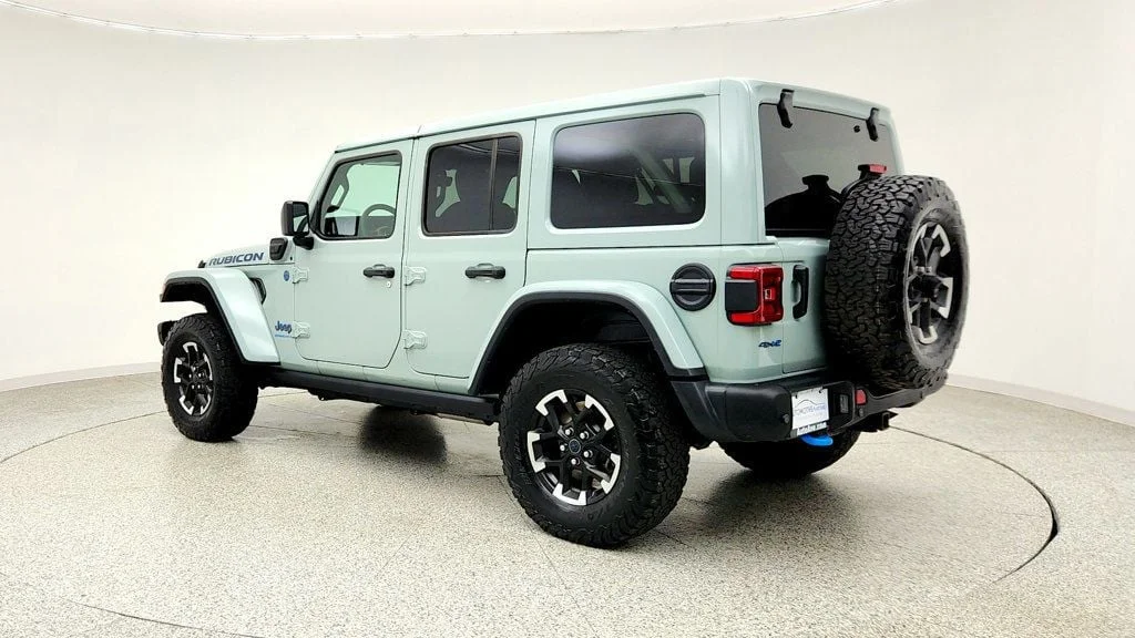 Used 2024 Earl Clearcoat Jeep Rubicon X 4xe w/ Nappa Leather, Steel Bumpers & Off-Road Camera image 7