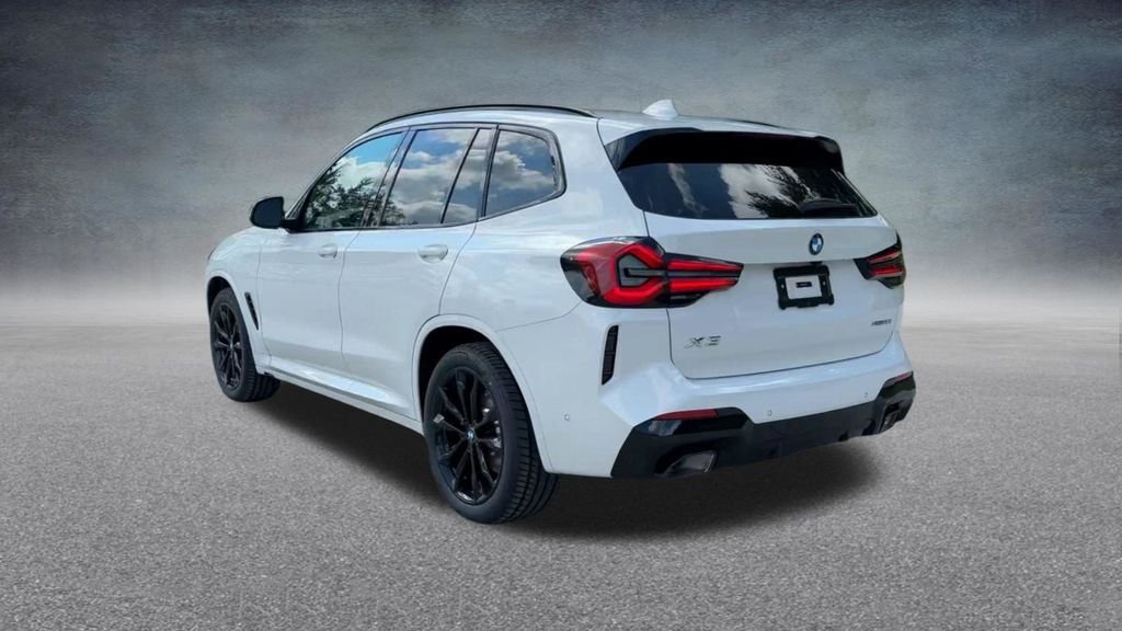 Used 2024 White BMW xDrive30i image 17