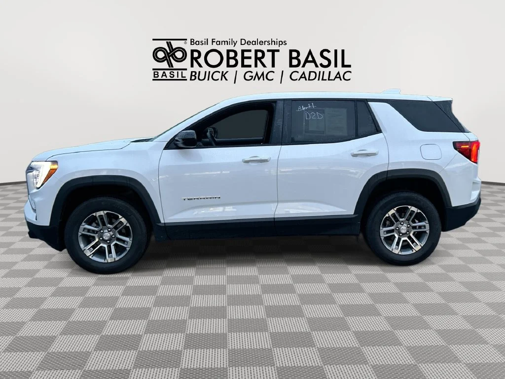 Used 2026 Summit White GMC Elevation image 5