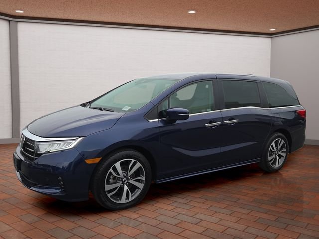 Used 2023 Obsidian Blue Pearl Honda Touring image 28