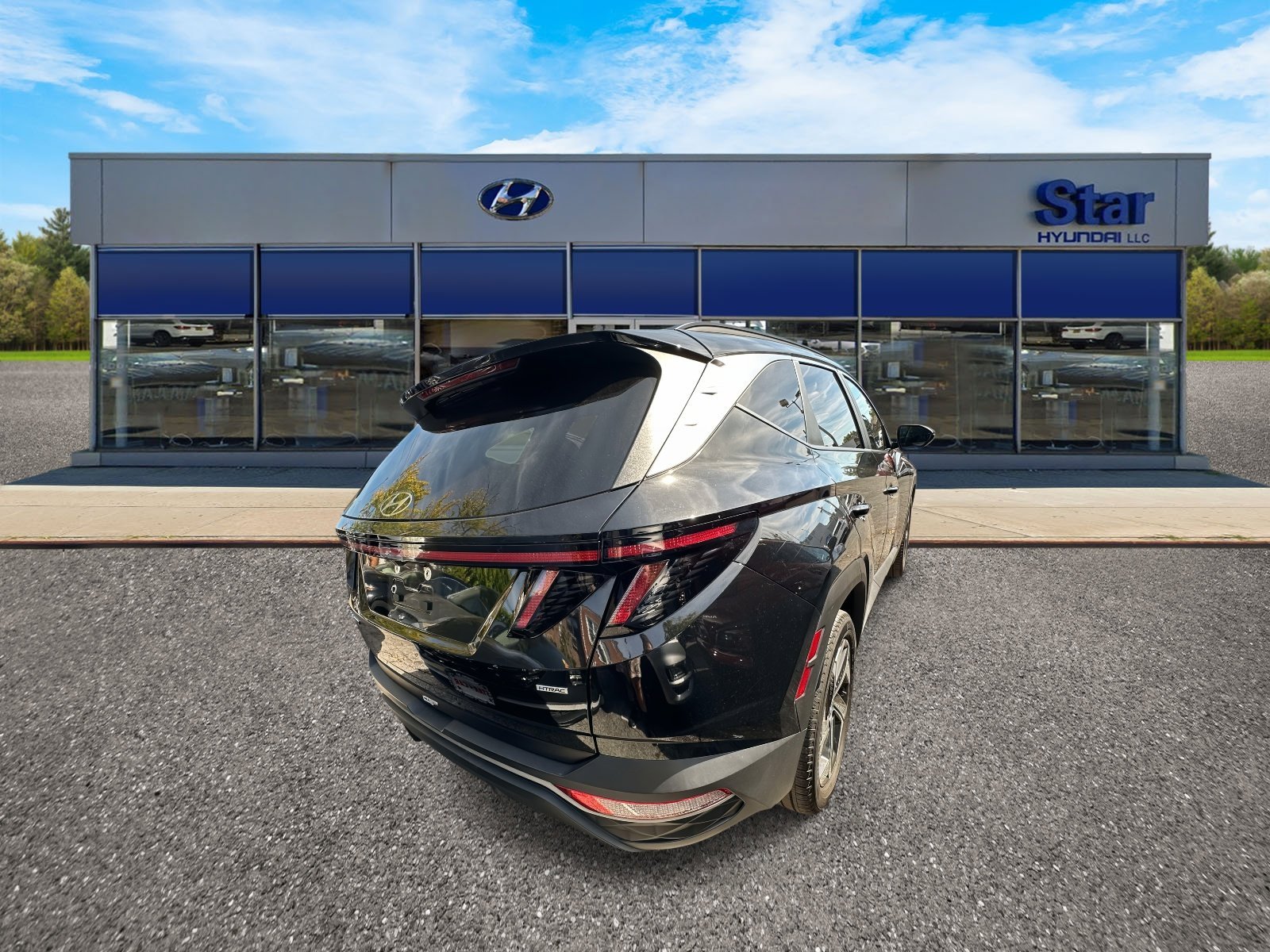Used 2023 Phantom Black Hyundai SEL image 2