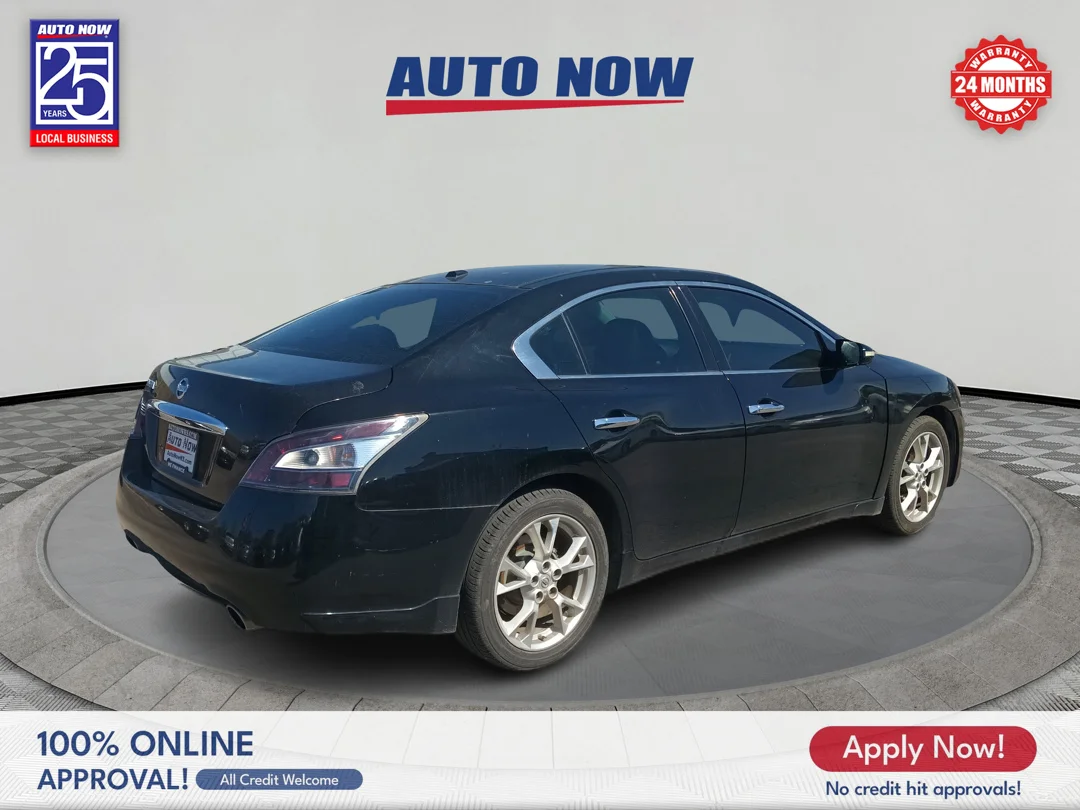 Used 2014  NISSAN  image 7
