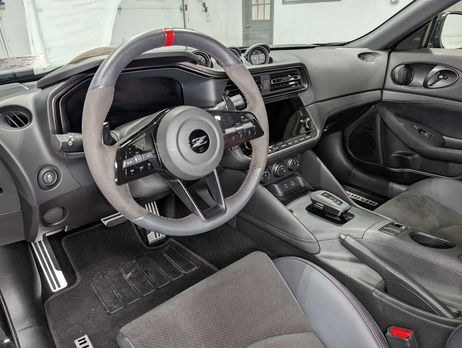 Used 2024 Black Diamond Pearl Nissan NISMO image 17