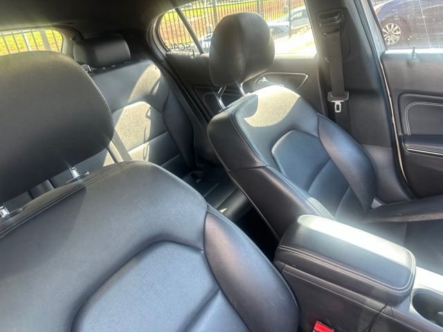 Used 2018 Polar Silver Metallic Mercedes-Benz GLA 250 image 18