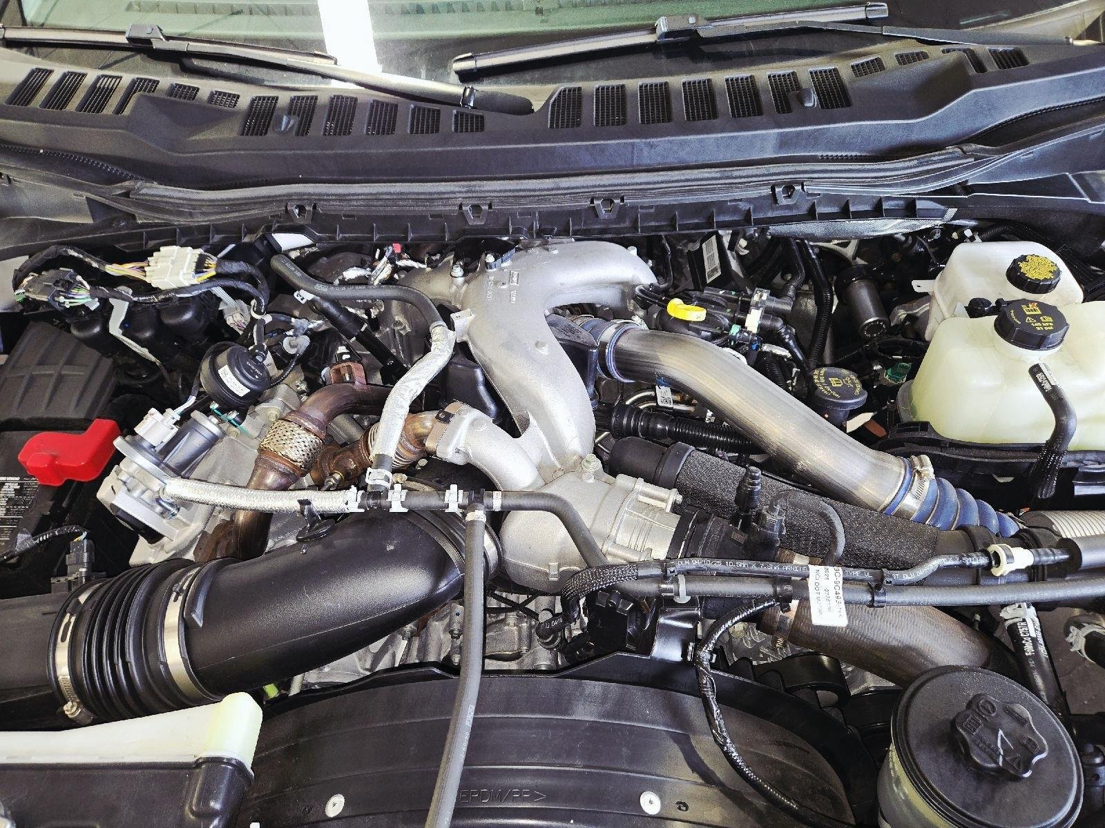 Used 2025 Oxford White Ford LARIAT image 68