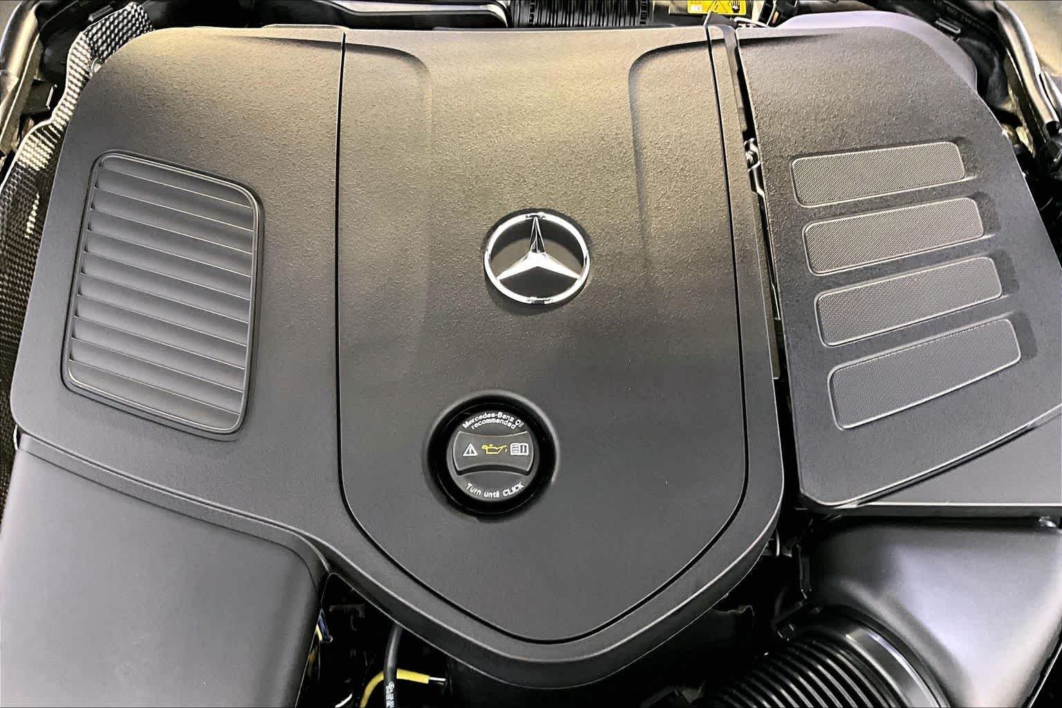 New 2026 Graphite Grey Metallic Mercedes-Benz C 300 image 15