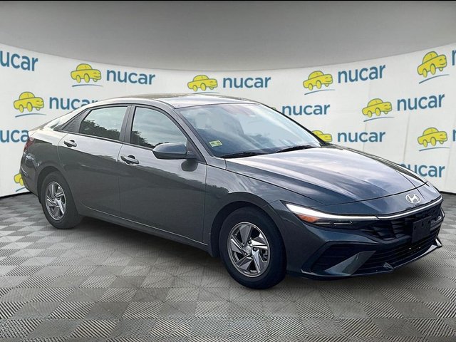 2024 Hyundai Elantra SE