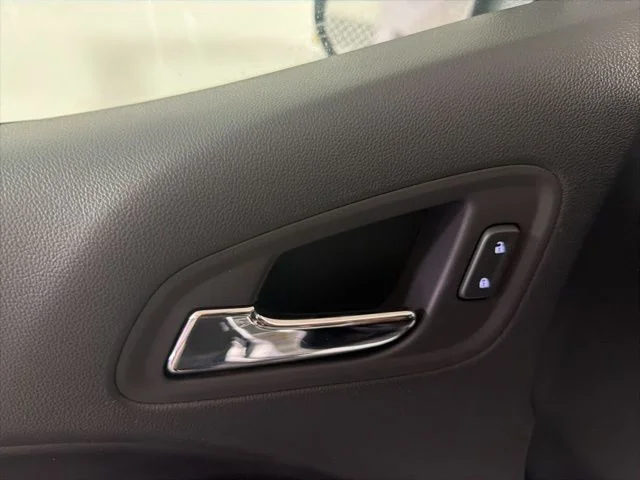 Used 2022 Summit White GMC Elevation image 19