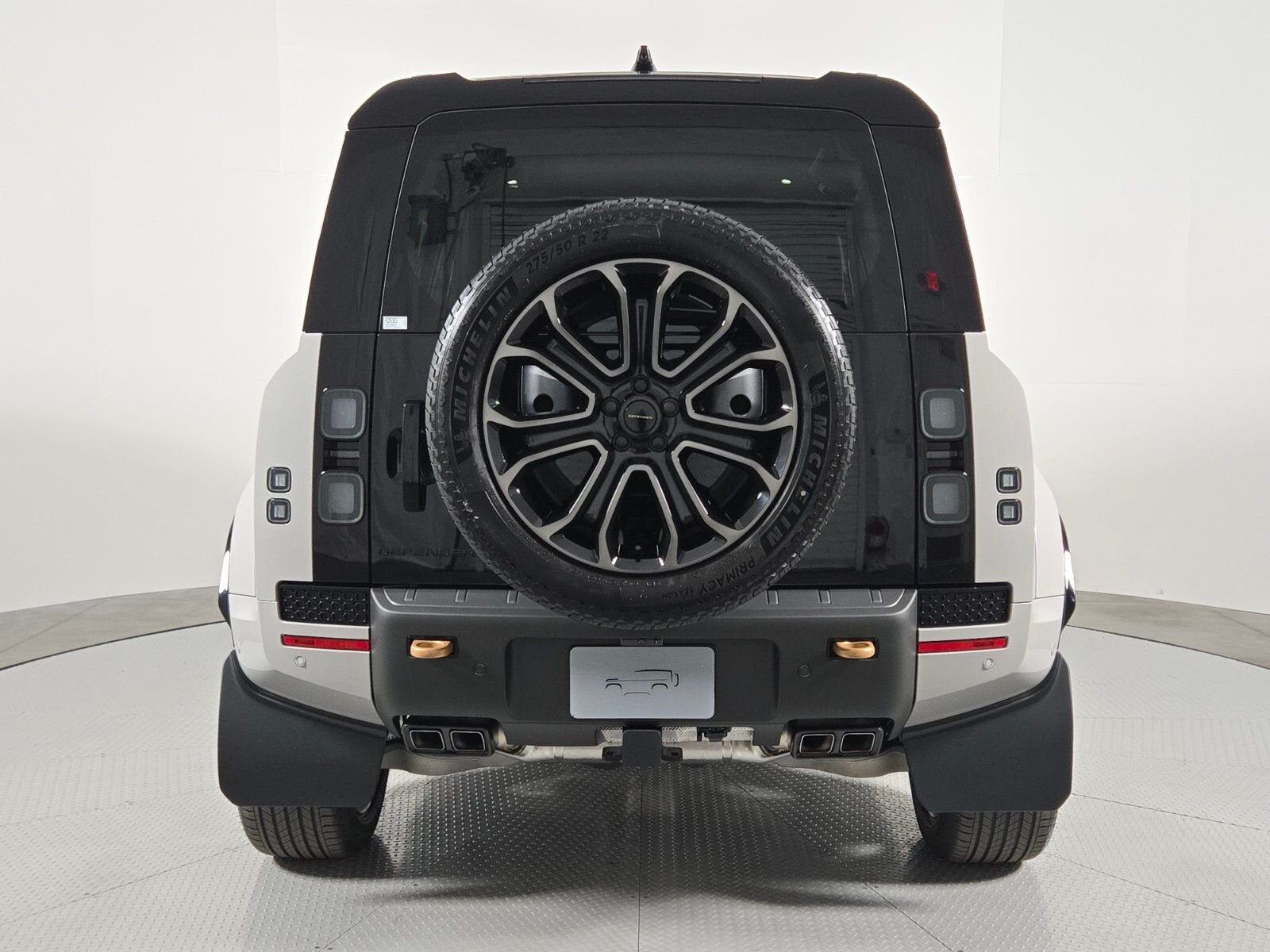 2026 Land Rover Defender OCTA - Photo 7