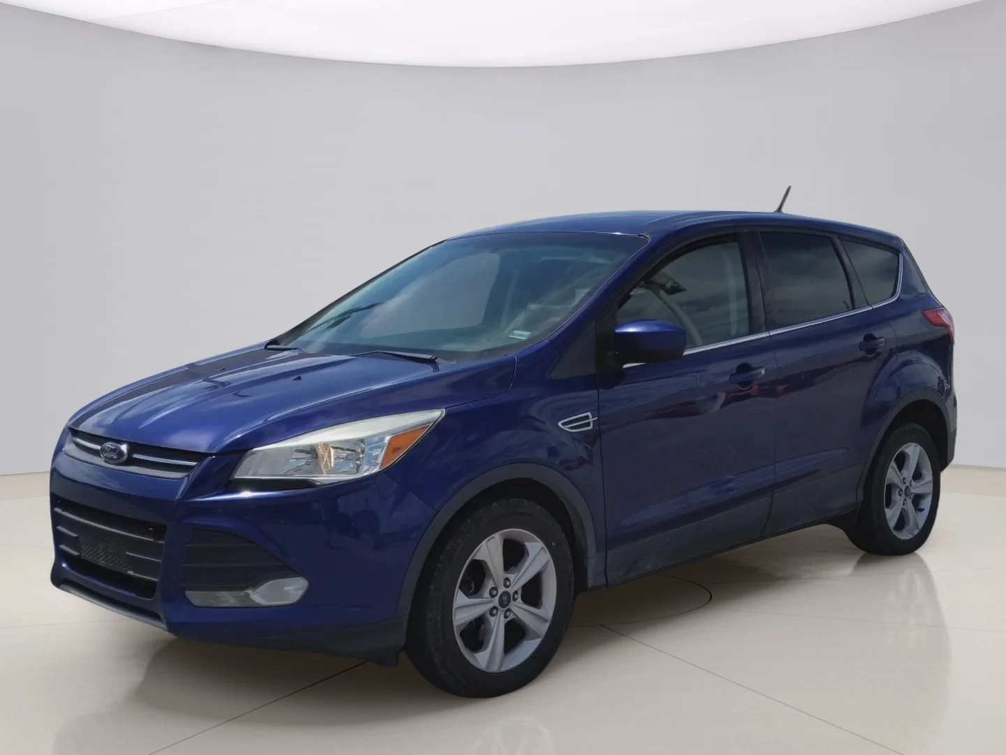 Used 2016 Blue Ford SE image 1