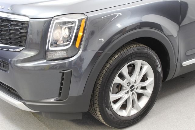 Used 2022 Gravity Gray Kia LX image 5
