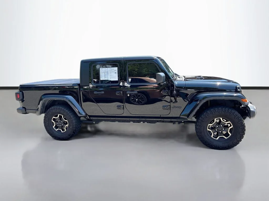 Used 2022 Black Clearcoat Jeep Sport image 9