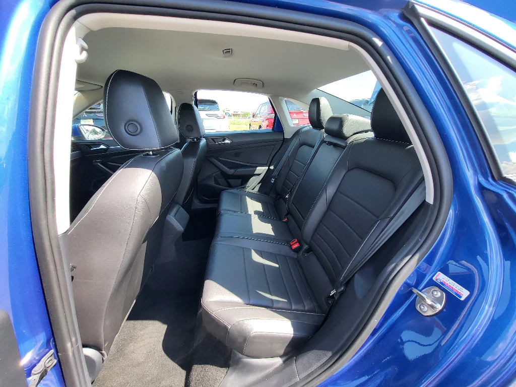 Used 2024 Deep Black Pearl Volkswagen SE image 23