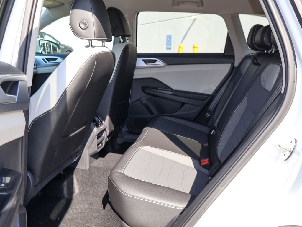 New 2026 White Volkswagen 1.5T SE image 14