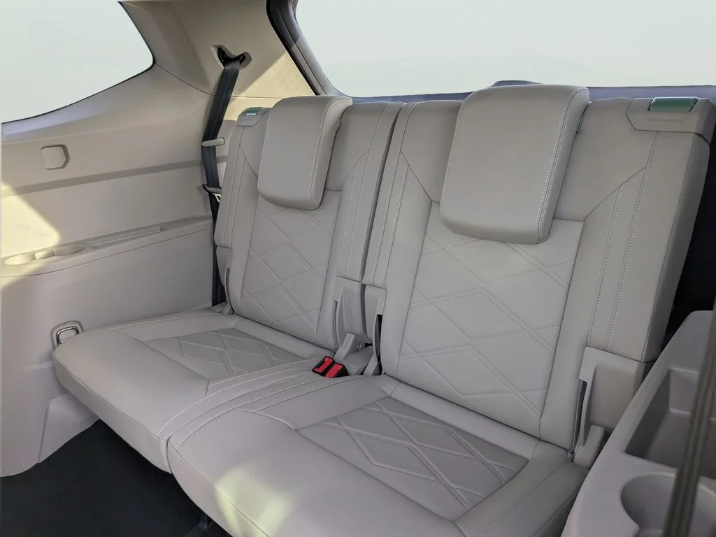 New 2026 Black Volkswagen 2.0T SE w/Technology image 17