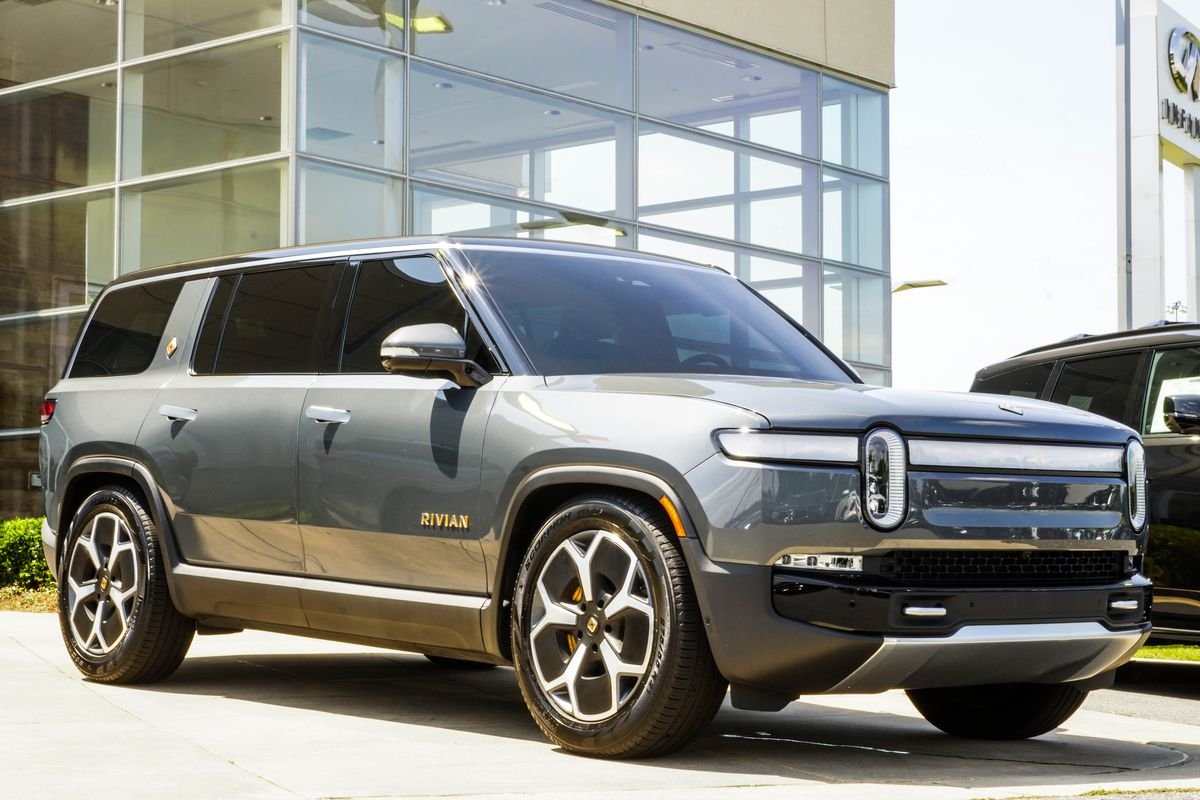 Used 2024 Gray Rivian Adventure image 4