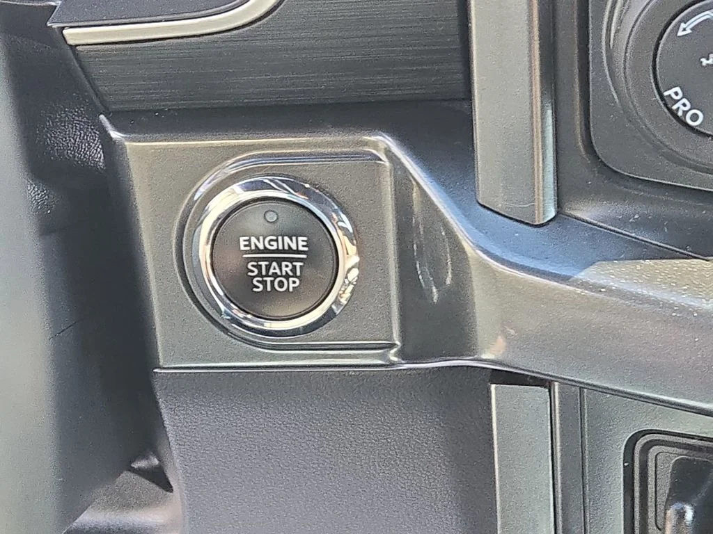 Used 2022 White Ford XLT image 34