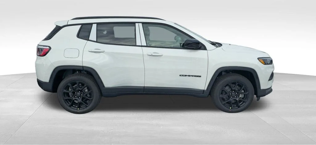 New 2026 White Jeep Latitude image 4