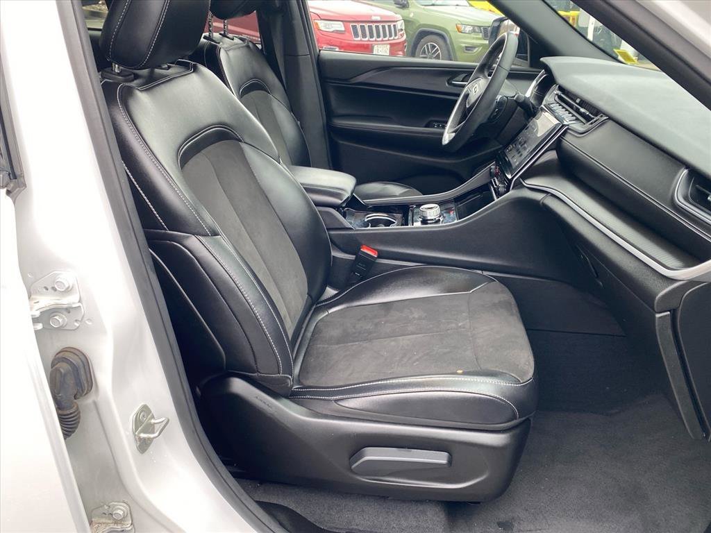 Used 2023 Bright White Clearcoat Jeep Altitude image 22
