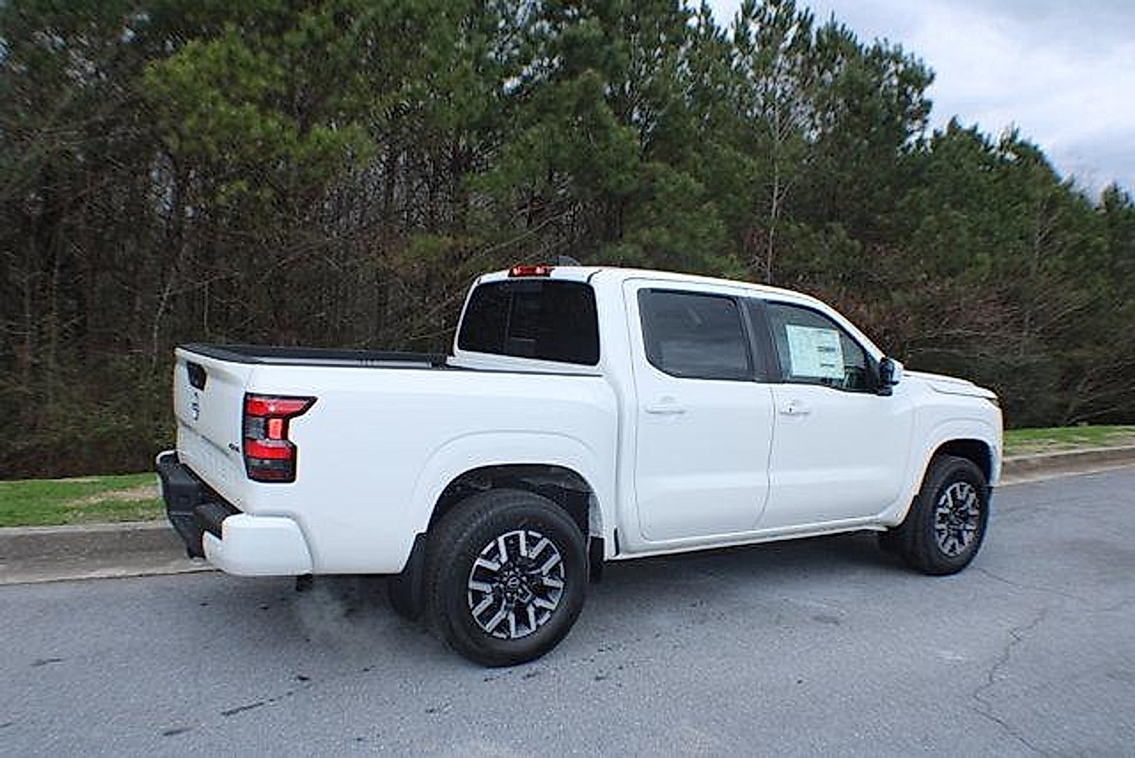 New 2026 Glacier White Nissan SV image 2