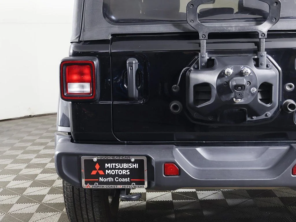 Used 2023 Black Jeep Sahara image 12