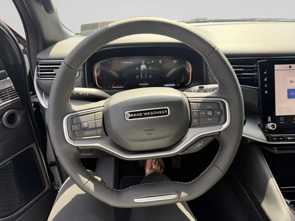 New 2026 Bright White Clear-Coat Exterior Paint Jeep Limited Altitude image 13