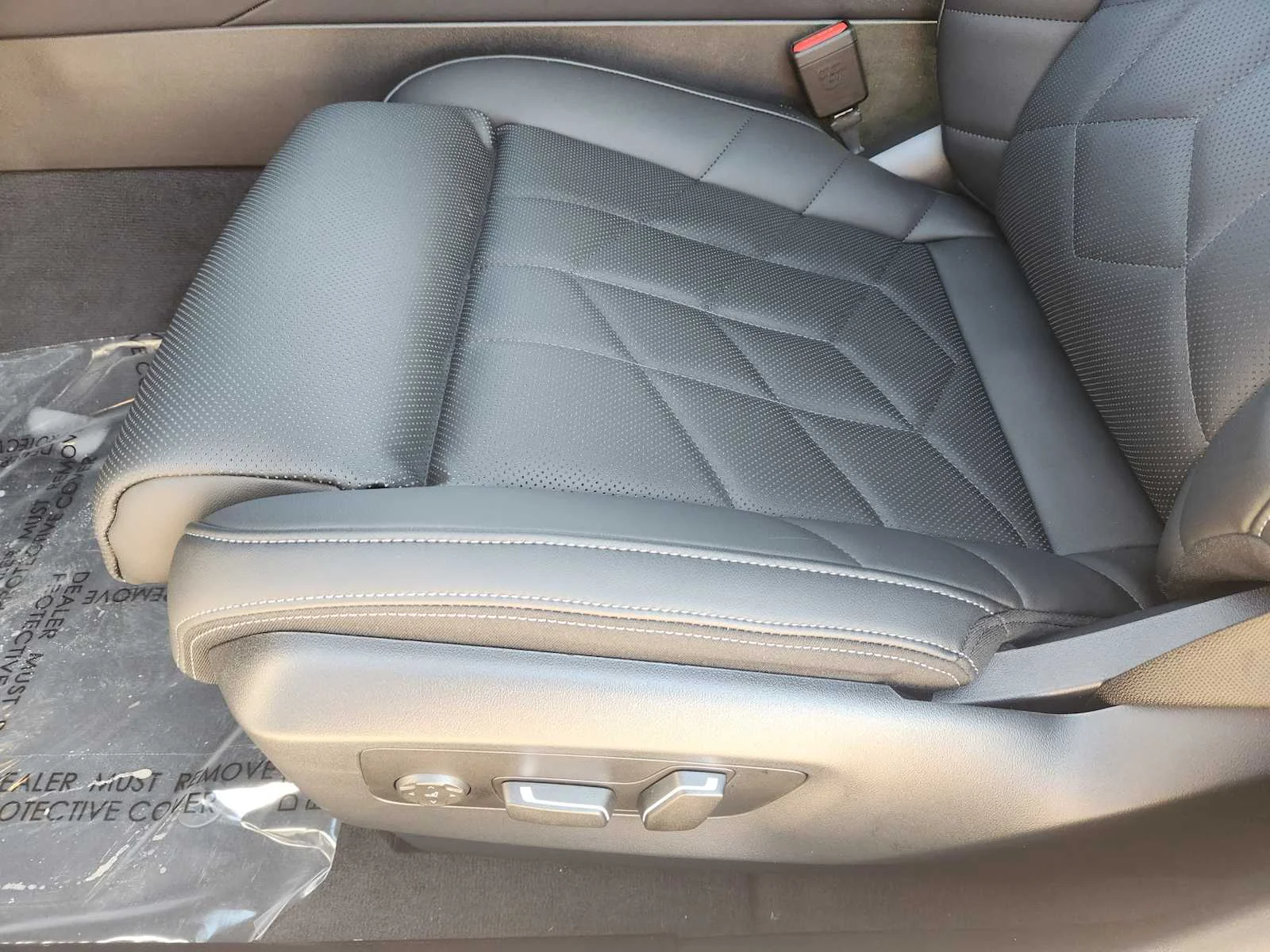 Used 2026 Mineral White Metallic BMW eDrive40 image 17