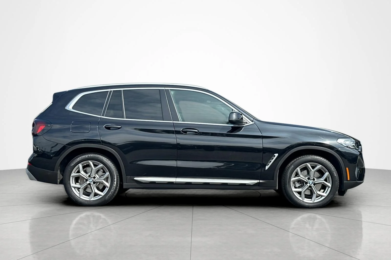 Used 2023 Black Sapphire Metallic BMW sDrive30i image 6