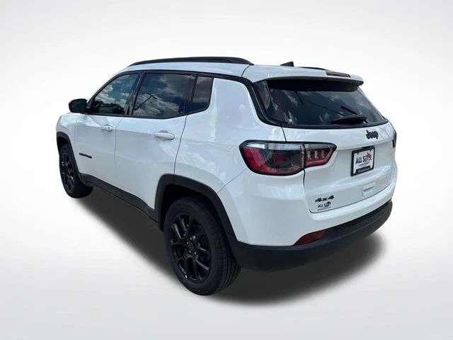 New 2026 White Jeep Latitude image 6