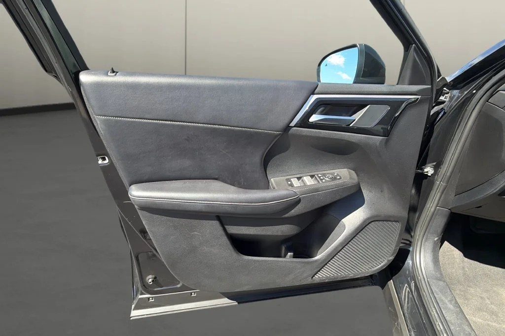 Used 2024 Black Mitsubishi SE image 13