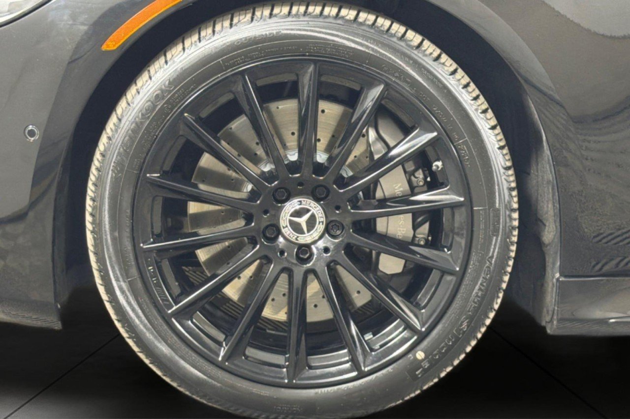 Certified Used 2022 Black Mercedes-Benz S 580 image 25
