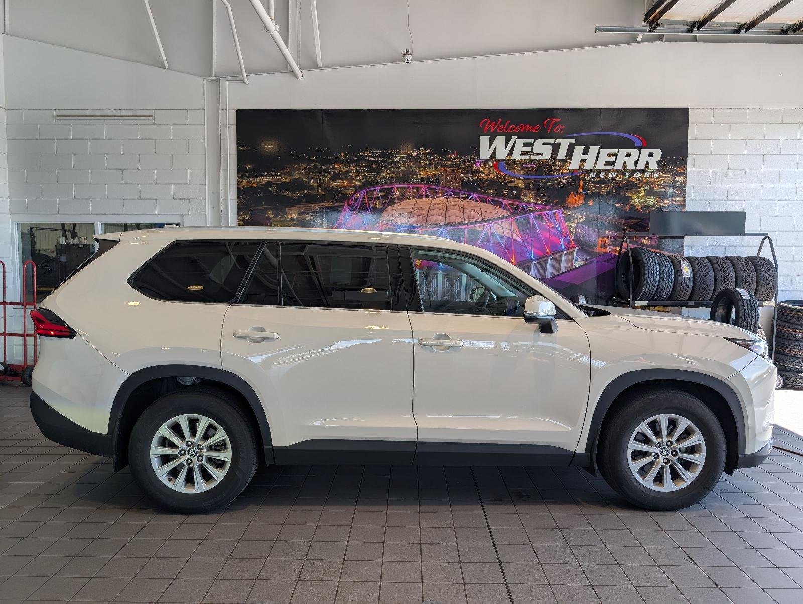 Used 2024 Coastal Cream Toyota XLE image 8
