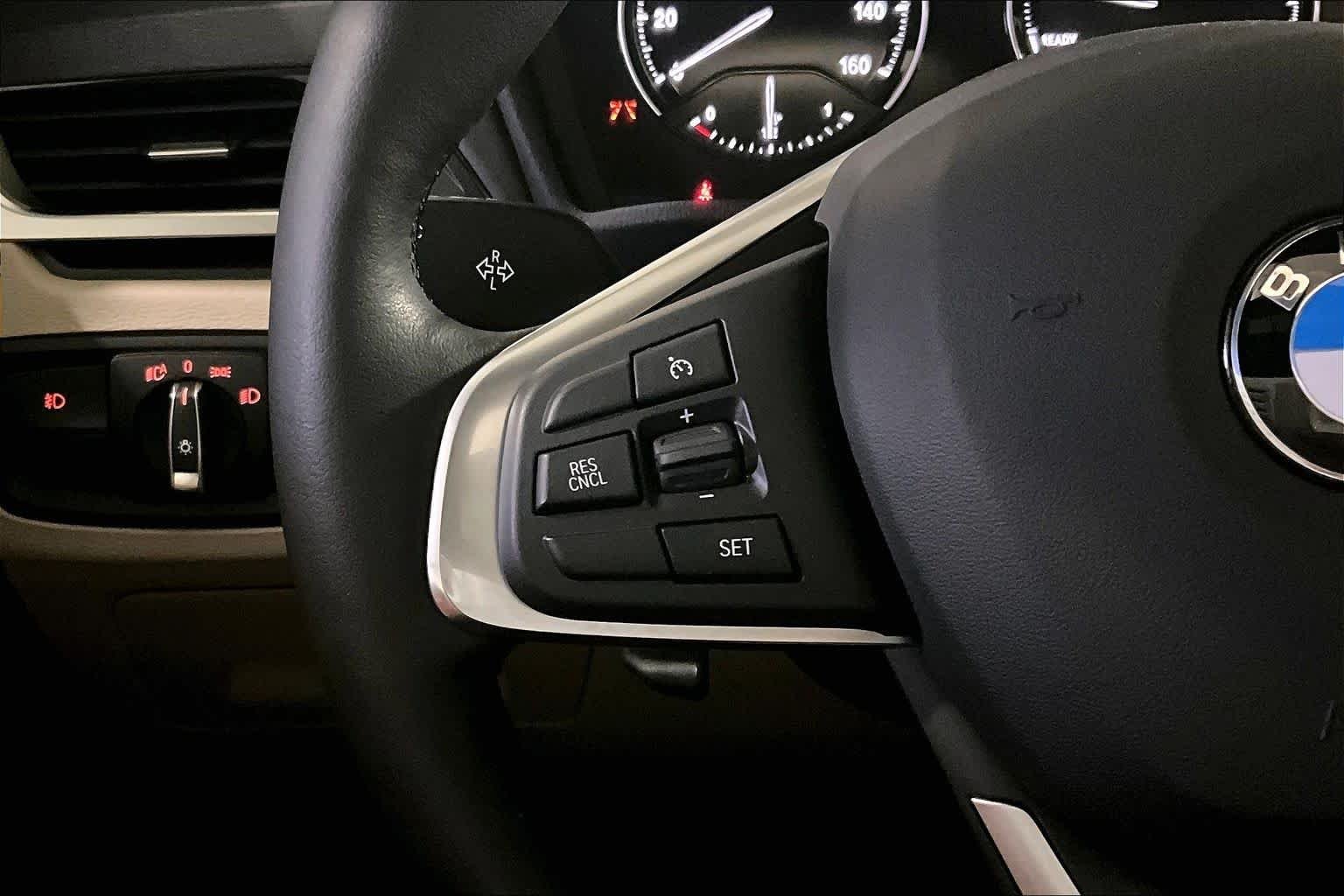 Used 2020 Mineral Gray Metallic BMW xDrive28i image 23