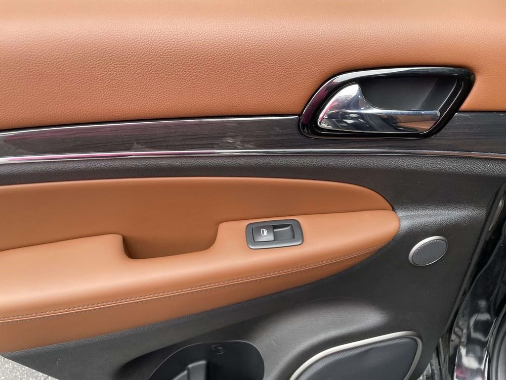 2020 Jeep Grand Cherokee Overland - Photo 14
