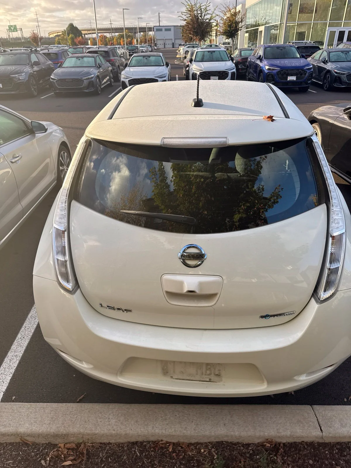 Used 2016 White Nissan SV image 7