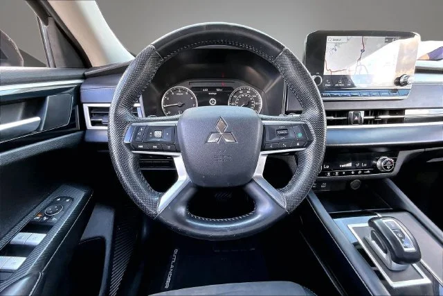 Used 2023 Black Mitsubishi SE image 8