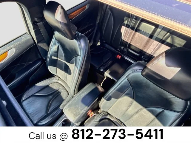Used 2019 White Lincoln Select image 22