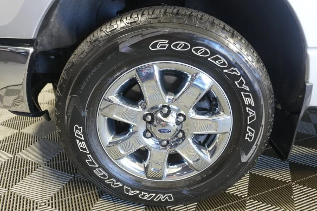 Used 2014 Ingot Silver Metallic Ford XLT image 10