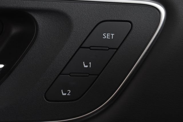 Used 2023 Gold Nissan Platinum image 36