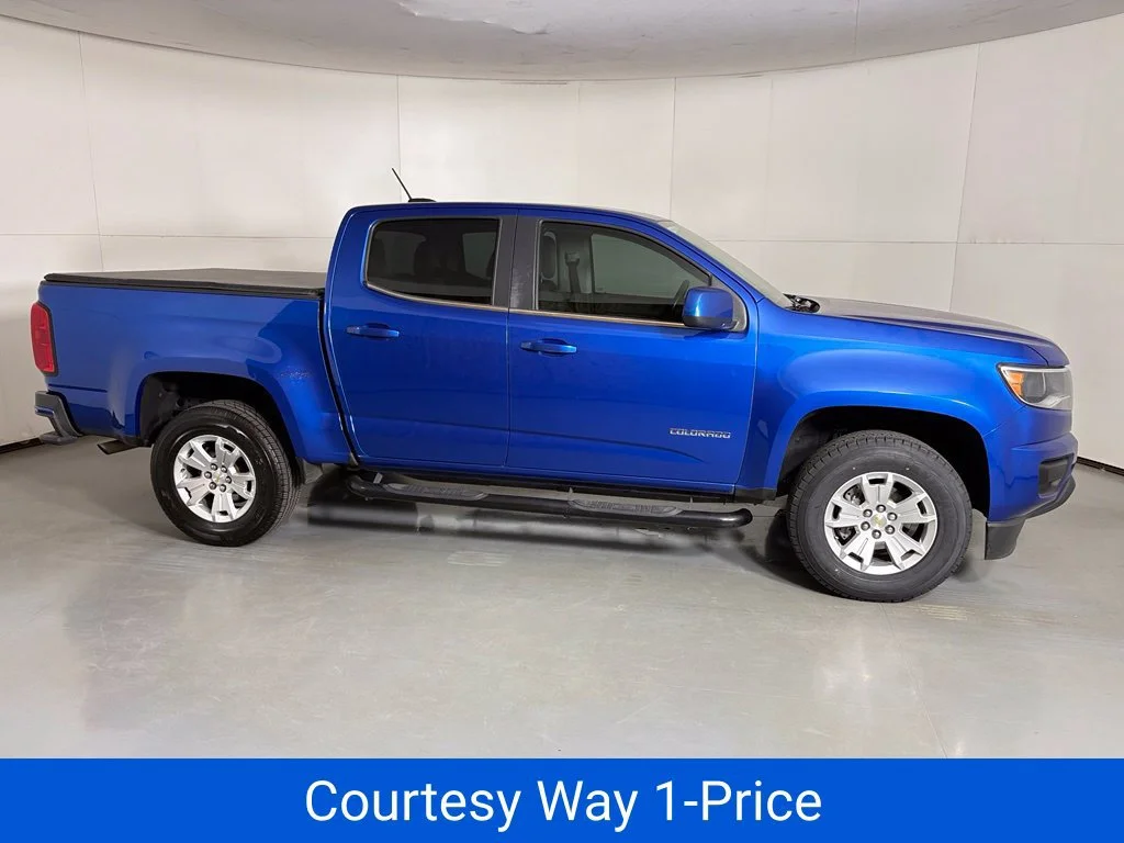 Used 2018 KINETIC BLUE METALLIC Chevrolet 2WD LT image 12