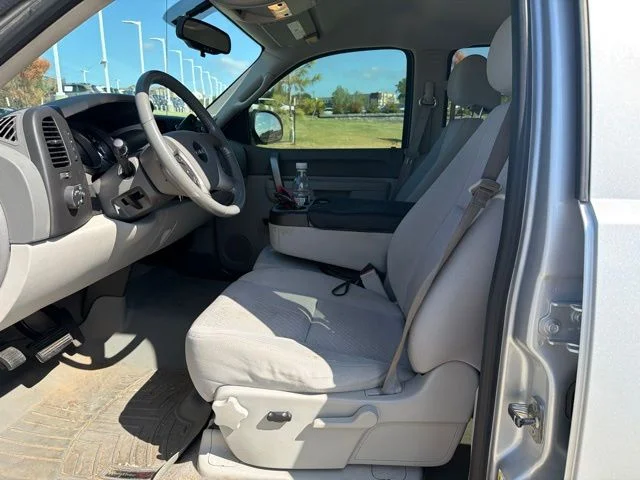 Used 2013 Silver GMC SLE image 11
