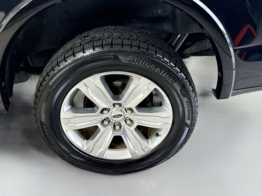 Used 2018 Shadow Black Ford Platinum image 33