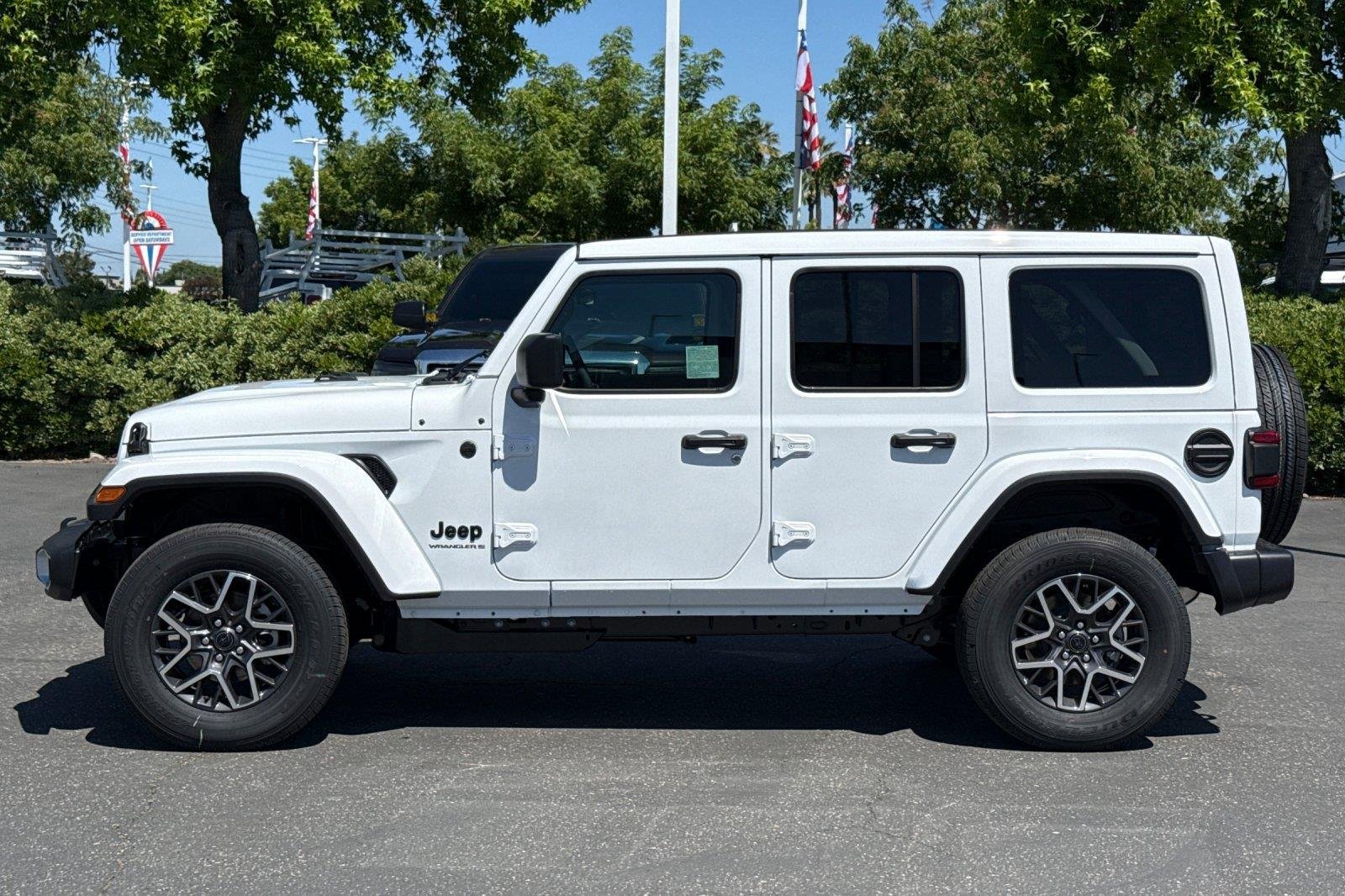 New 2026 Bright White Clearcoat Jeep Sahara image 7