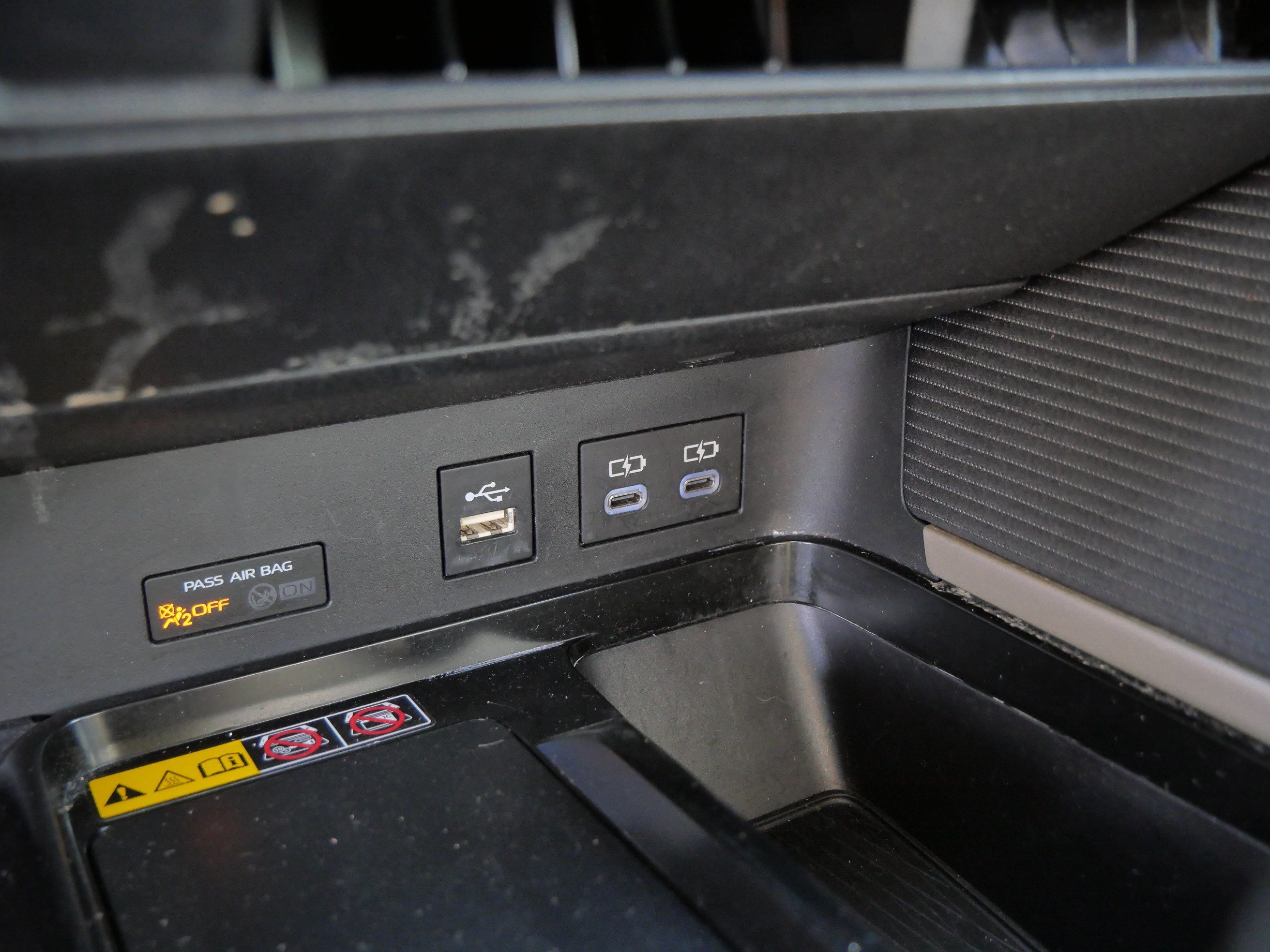 Used 2025 Ice Cap Toyota SE image 32