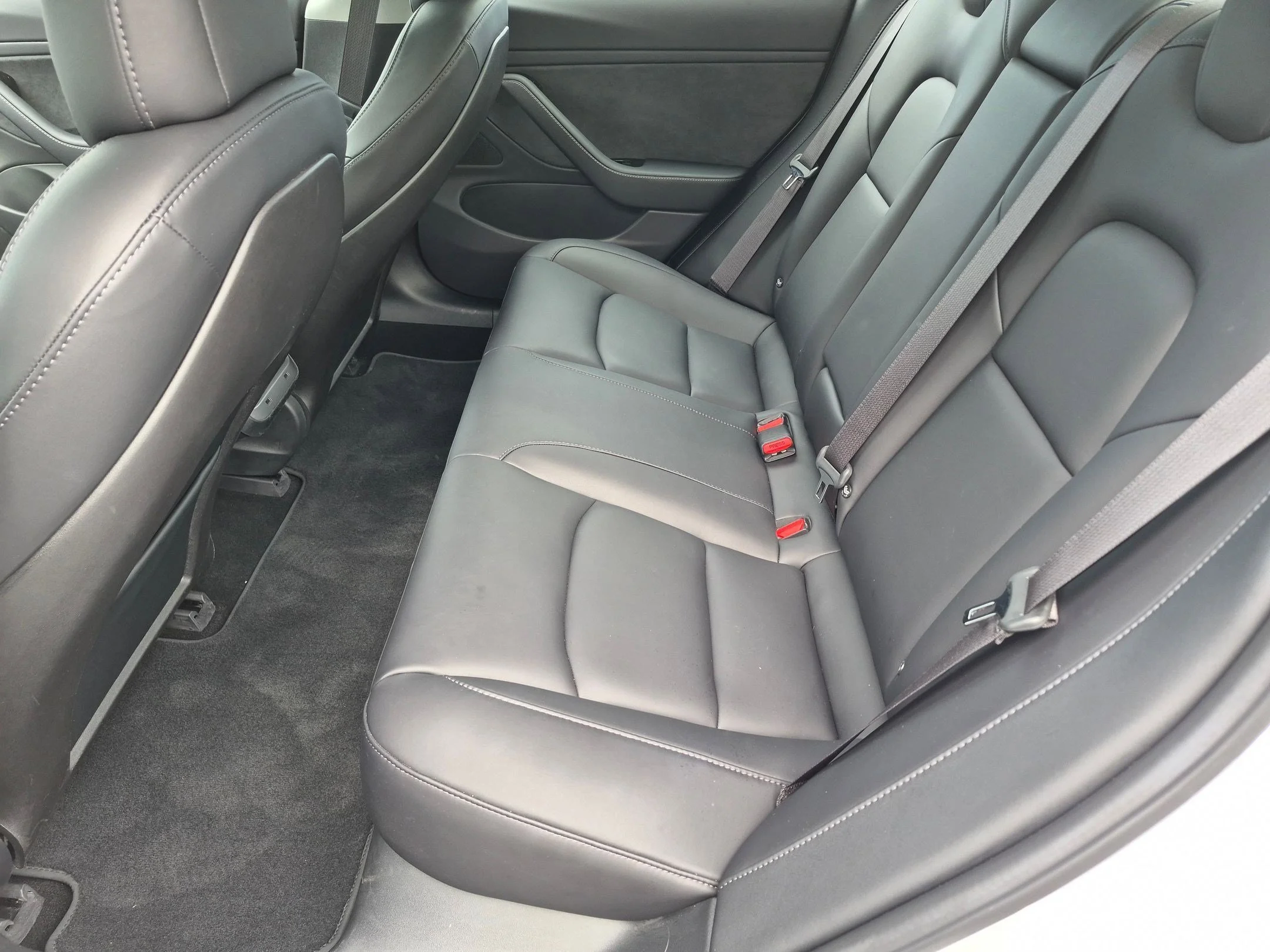 Used 2018 White Tesla Mid Range Battery image 20