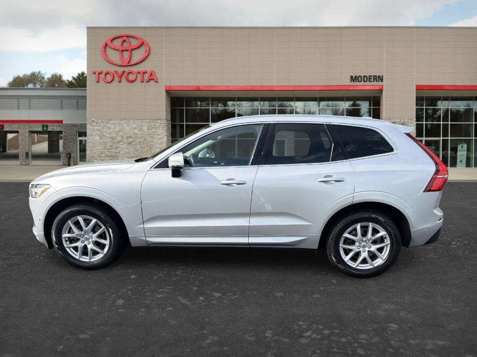 Used 2019 Bright Silver Metallic Volvo Momentum image 7