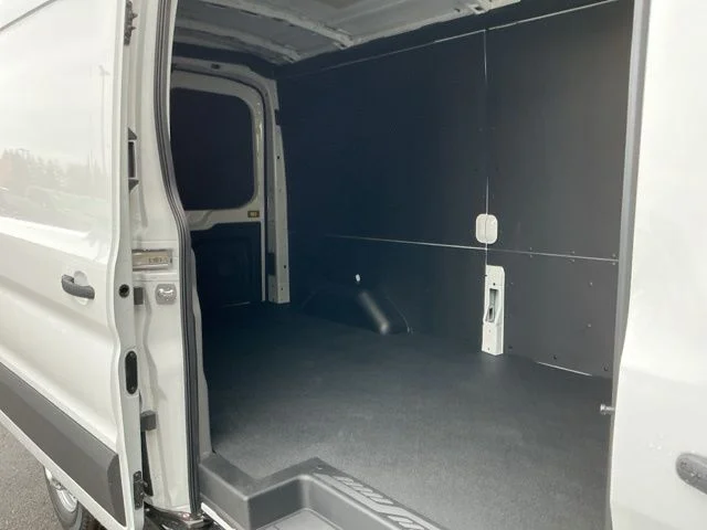 New 2026 Oxford White Ford Base image 8
