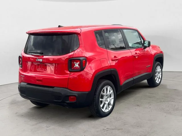 Used 2023 Colorado Red Clearcoat Jeep Latitude image 5