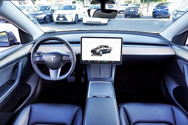 Used 2023  Tesla Long Range image 19